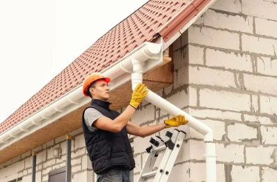 Pose et remplacement de gouttières à Trébédan